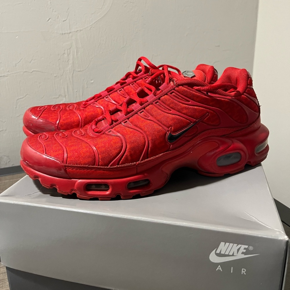 Nike Air Max Plus University Red